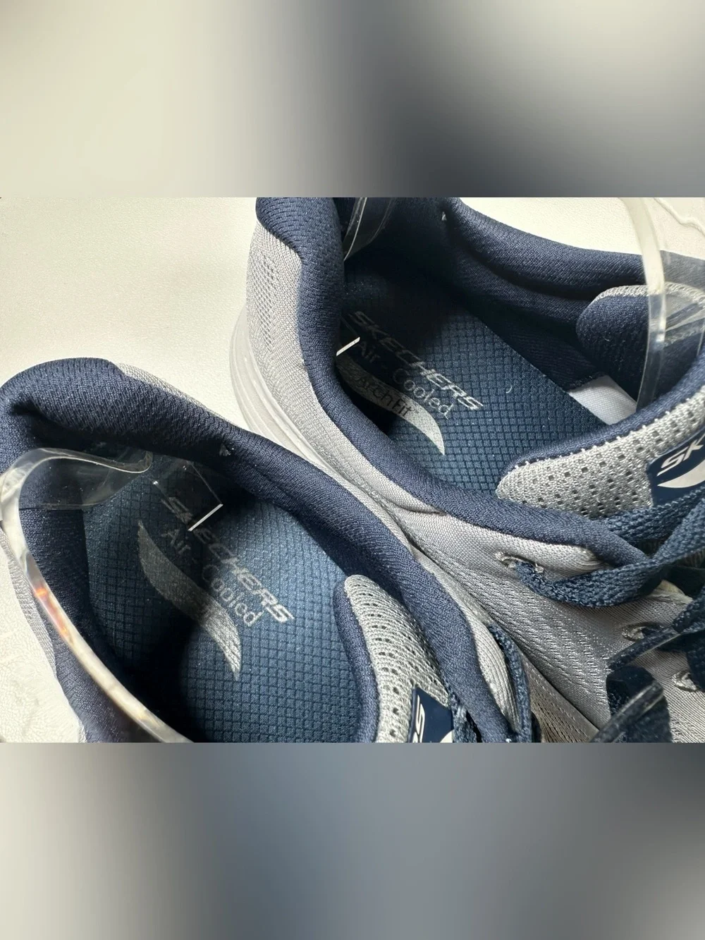 Skechers go walk